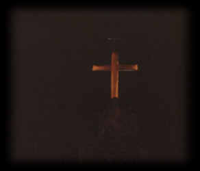 Croce di sangue in una chiesa parigina...